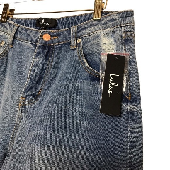 Lulu’s Herrera Light Wash Cropped Wide Leg Jeans - Picture 8 of 8